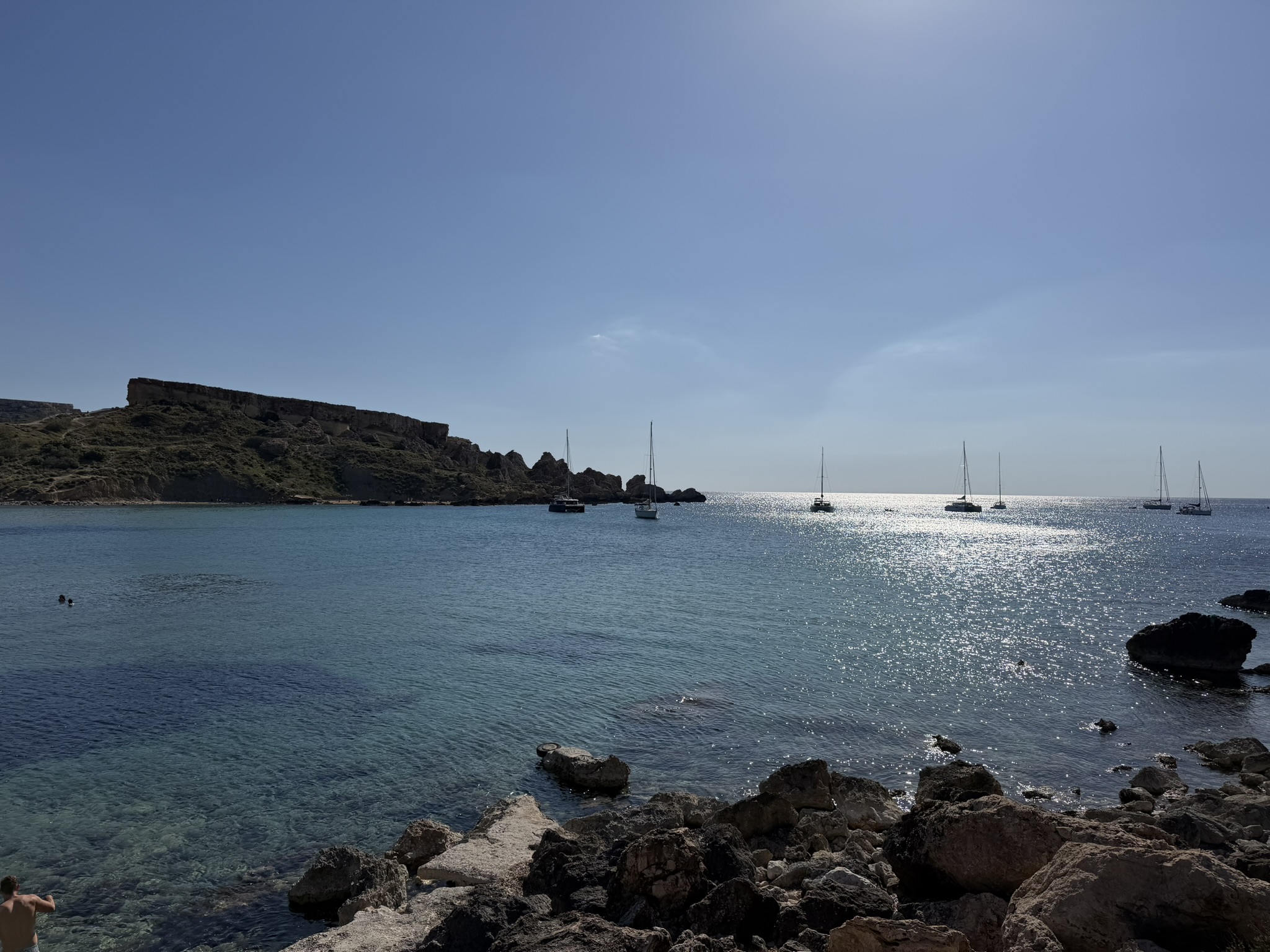 Dolina il-Għasri Gozo — turkusowa woda między klifami