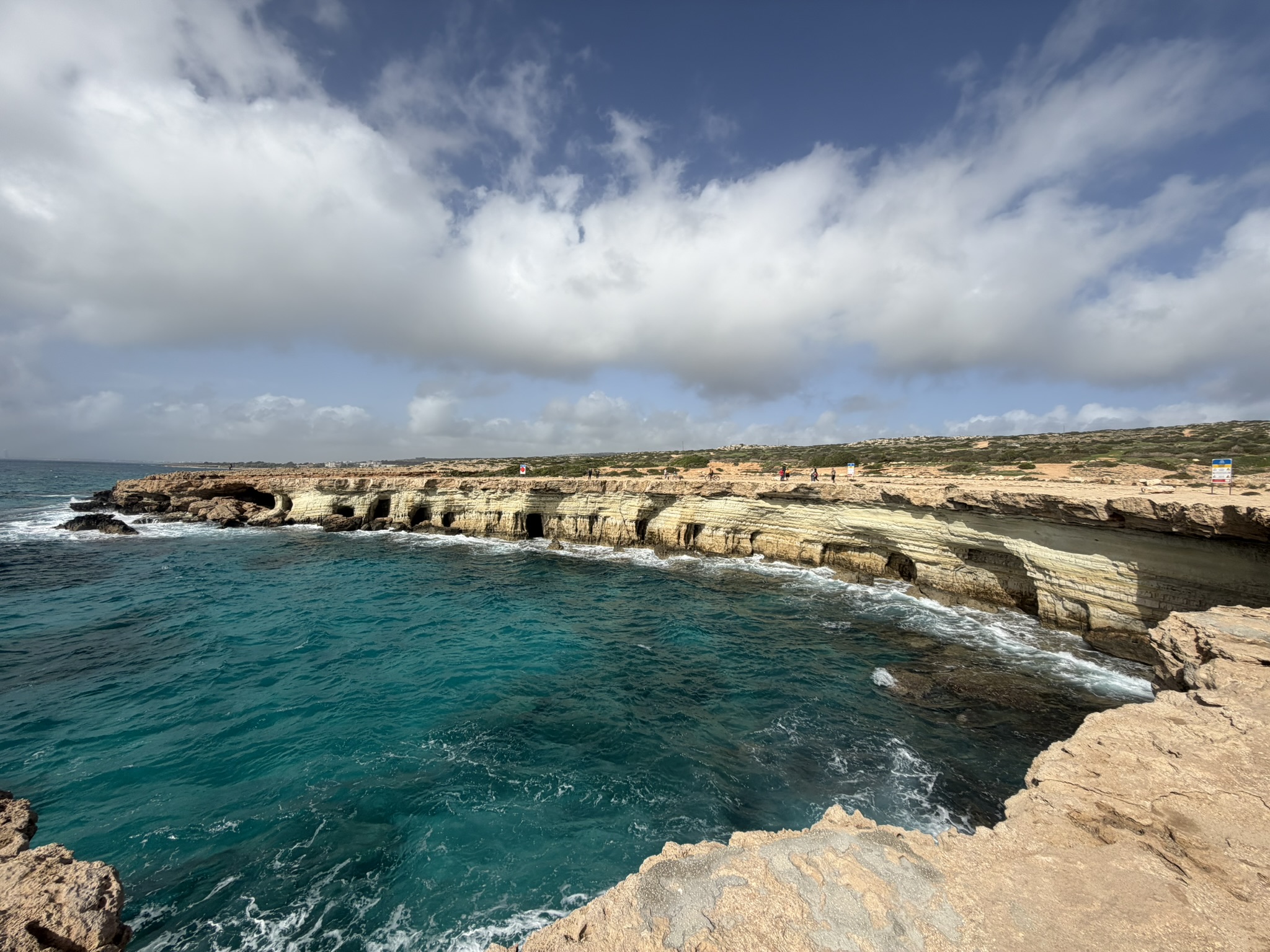Cape Greco — punkt widokowy nad wybrzeżem, Cypr z dziećmi