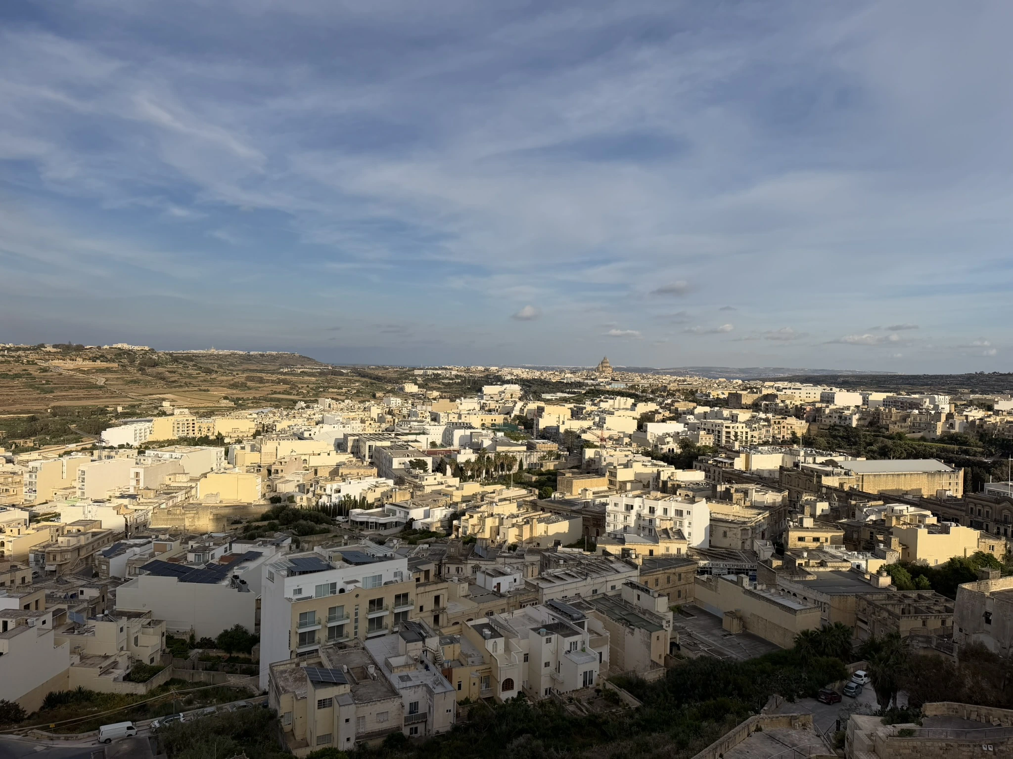 Widok z Cytadeli w Victorii na Gozo