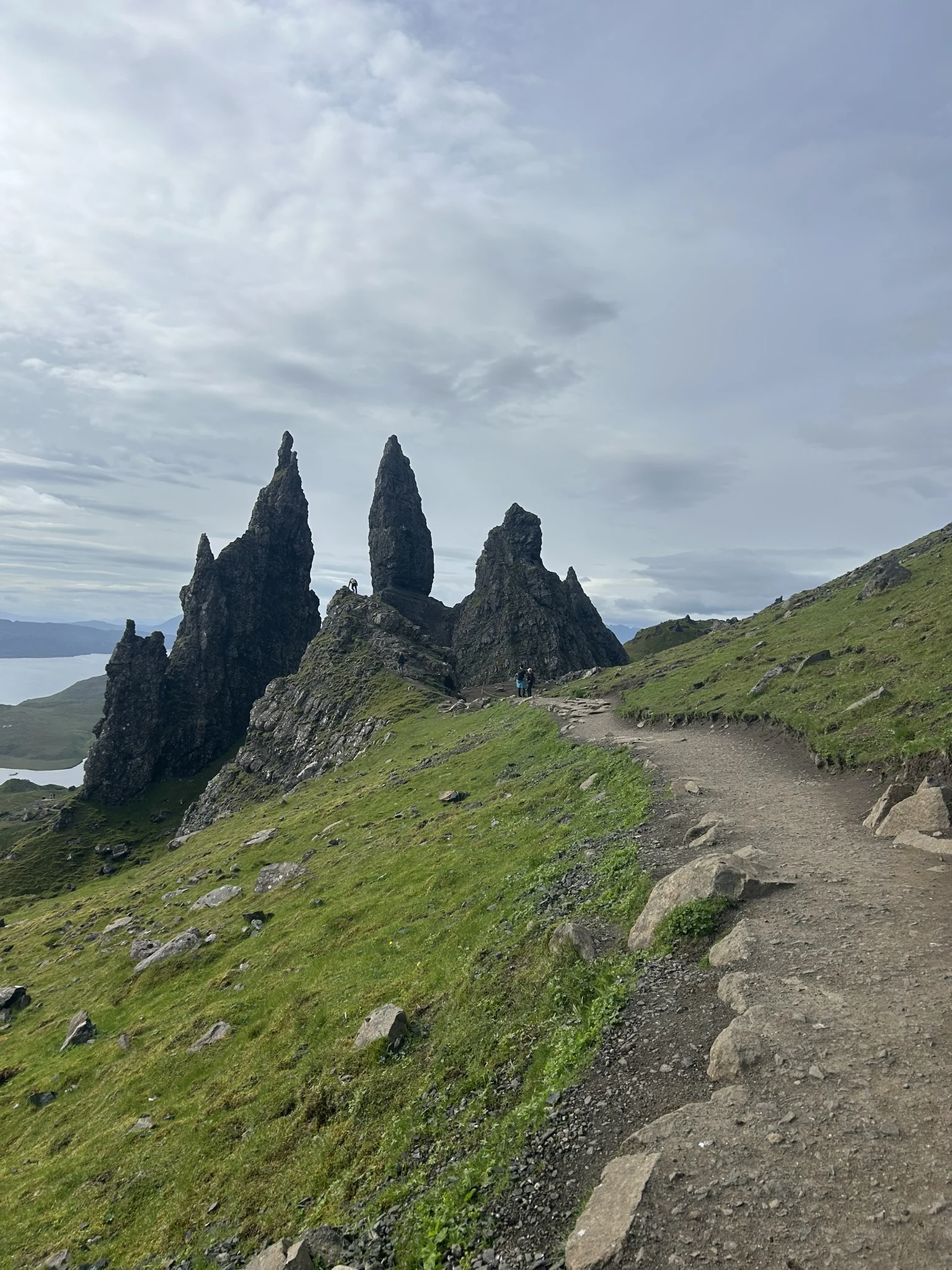 Podejście na Old Man of Storr na Isle of Skye