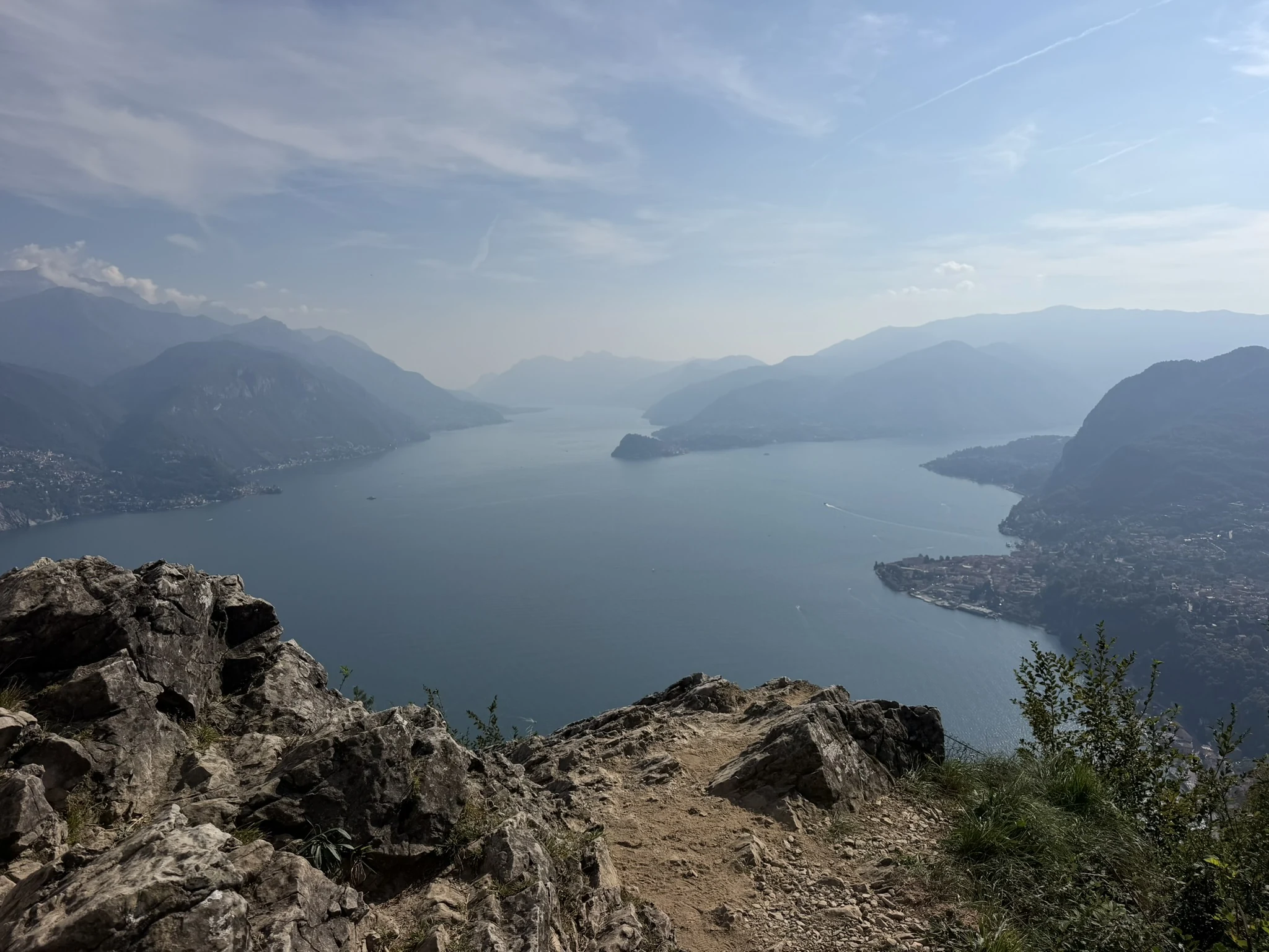 Panorama Jeziora Como zza kapliczki San Domenico