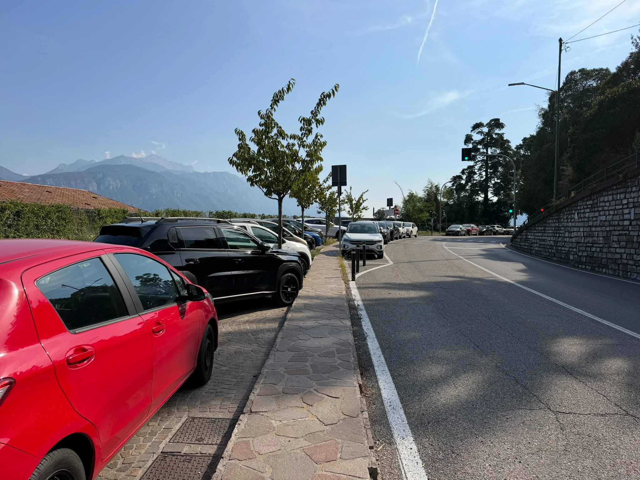 Bezpłatny parking w Menaggio niedaleko przystani promowej
